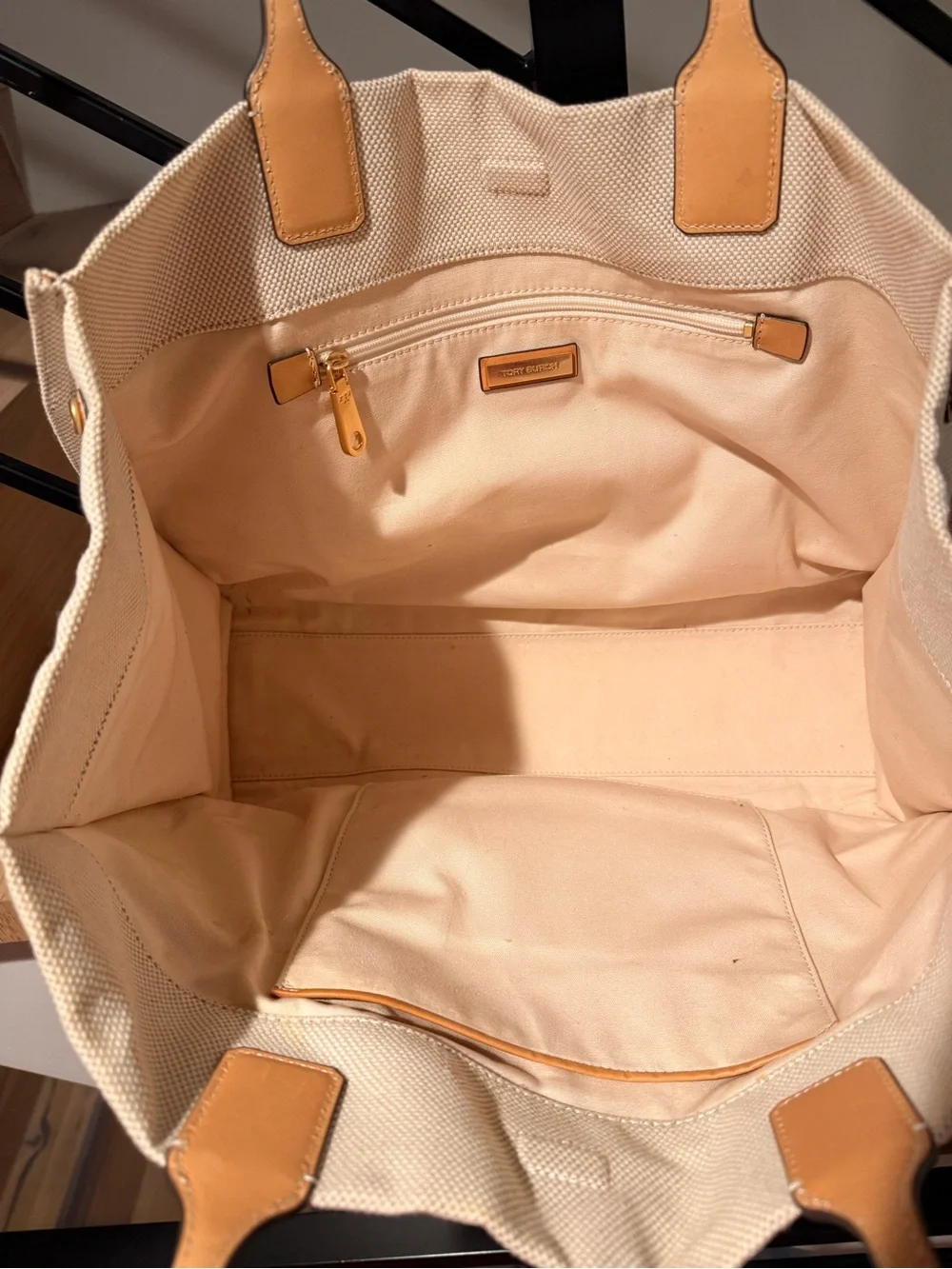 Tory Burch euc small